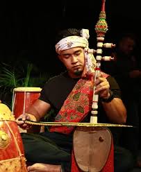 Alat musik tradisional sumatera selatan yang paling khas adalah akordeon, yang tercipta dari peleburan budaya luar di indonesia. 11 Alat Musik Tradisional Khas Jawa Barat Salah Satunya Angklung Dan Calung Aneka Budaya Indonesia