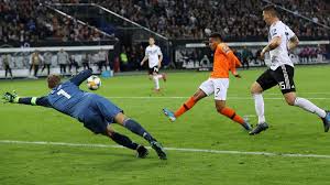 The official home of europe's premier club competition on facebook. Malen Und Wijnaldum Besiegeln Deutschland Niederlage Dfb Elf Gibt Spiel Gegen Holland Aus Der Hand Sportbuzzer De