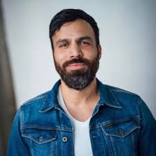 Ben Gonzalez (@Ben9humor)