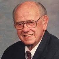 Shirley Moe's Instagram, Twitter & Facebook