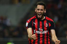 İtalya serie a ekiplerinden ac milan'da forma giyen ve çocukluğundan beri galatasaray lı olmasıyla bilinen hakan çalhanoğlu , twitter hesabından çok paylaşılan bir harekete imza attı. Hakan Calhanoglu Ndan Galatasaray Sozleri Bir Gun Insallah Ntvspor Net