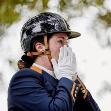 Sanne voets has won her second gold medal and her third medal in total at the paralympic games in tokyo. Rio In Beeld Het Goud Van Sanne Voets Horses Nl