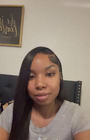 I'm a Aries baby, don't play with the feelings i BARELY got 🙄🥴♈️