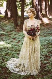 Full of moss, flowers, greenery, lights and fireflies, these weddings are adorable and impressive! 25 Beautiful Enchanted Forest Wedding Ideas Weddingomania