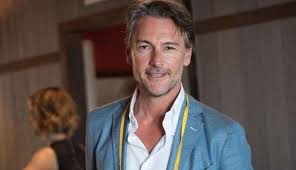 Roberto farnesi fa tappa in calabria presso la gioielleria megna. Condannata La Stalker Di Roberto Farnesi E Una Beneventana