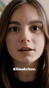 Unser Co-Präsidium kandidiert für den Berner Stadtrat! Wählt eine junge  Politik mit @stella.baumann.glp (19054/19062) und @karim_elkoussy  (19038/19046). 📢🌱