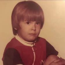 1) there is nothing sexier than this dance 2) Đây là quán bar biểu diễn tốt  nhất của Tom Hollands. 3) Tôi sẽ xem cái này mỗi lần tôi bắt gặp nó trên  mạng