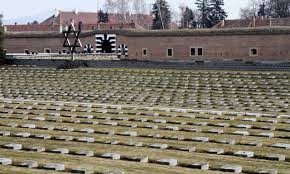 Terezín (německy theresienstadt) je malé pevnostní město nacházející se v okresu litoměřice, v ústeckém kraji, pouze 2 km jihovýchodně od litoměřic, při řece ohři nedaleko jejího soutoku s labem. Terezin