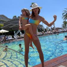 Calzedonia.3 852 693 харесвания · 16 622 говорят за това · 2631 бяха тук.welcome to calzedonia official fan page! Calzedonia Fotos Facebook