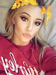 Jacqueline Mackenzie (@lifeofjac)