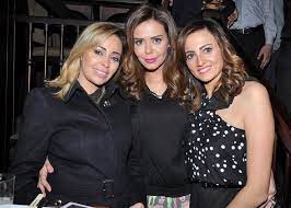 صور داليا البحيري تغير لون شعرها البني إلى أشقر هل ناسبها hair styles hair places to visit