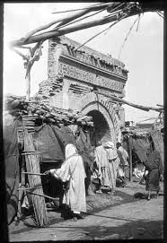 Marrakech Marocains Devant Un Porche Une Hutte 1924 Marrakech Marrakech Morocco Tangier Morocco