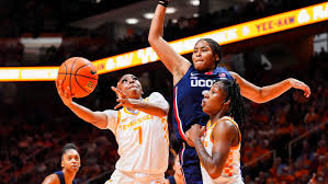 Tennessee-UConn score: Lady Vols, Kim Caldwell upset Geno Auriemma