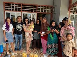 Ketika disinggung alasannya mewarnai rambut, anang menyebut karena sesuai dengan namanya, anang hijau. Anang Hermansyah Ubah Warna Rambut Jadi Hijau Sebut Ashanty Tak Protes Halaman All Tribunnewswiki Com Mobile