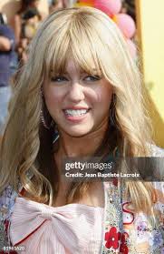 4.753 Miley Cyrus Sightings Fotos und hochauflösende Bilder