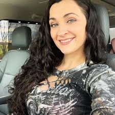 I'll be singing at the deuce tomorrow from 9-midnight! Y'all come out!!