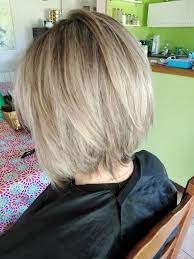 En terme de résultat, vous pouvez vous attendre à une coupe de cheveux légère et fluide, idéale sur cheveux. Meches Blonde Et Carre Degrade Effile Les Boucles D Amandine Facebook