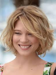 Coiffure 15 Coupes Carrees Vues Sur Pinterest Coup De Pouce Short Thick Wavy Hair Thick Wavy Hair Wavy Haircuts