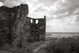 This mix features works in all genres and mediums, from landscape oil paintings to figure sketches—but the grouping feels cohesive thanks in part to these photos. Cloud Ruins Landscape Building Castle Wall Fortress Stone Old Black White Pikist