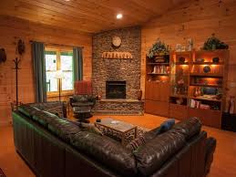 Tremendous Christmas Decorating Ideas For Log Cabins With Knotty Pine Tongue And Groove Paneling Cabin Interior Design Log Cabin Decor Cabin Living Room Decor