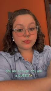 Amber Lippert's Instagram, Twitter & Facebook