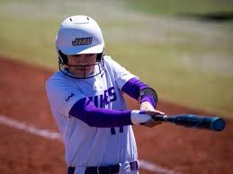 The official twitter account of university. Jmu Softball Defeats No 9 Tennessee To Advance To Regional Finals Sports Breezejmu Org