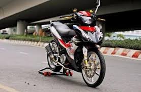 As for stopping power, the yamaha jupiter mx king 150 braking system includes single disc size at the front and single disc size at the back. Mudah Dimodif Yamaha Mx King Jadi Buronan Aparat Di Malaysia Mobimoto Com