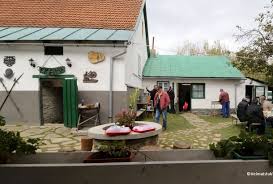 Pensiunea turistica raza de soare este amplasata in centrul orasului breaza, in zona considerata cu cel mai curat aer din tara. Cod RoÈu La GÄrana DistracÈie BlocatÄ Intre Raza De Soare Èi NÄmeÈi