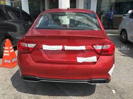 Her father, john — a stage manager, producer and director — and mother, jules — a scriptwriter — immersed. Ø´Ø§ÙÙŠÙ‚ Ø²ÙŠÙƒØ±ÙŠ Auf Twitter Proton Saga 2019 Facelift Dua 2 Varian 1 Standard 1 3l 2 Premium 1 3l Lima 5 Warna 1 Jet Grey 2 Snow White 3 Ruby Red 4 Rosewood