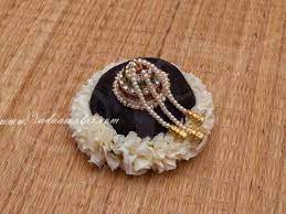 Andal Kondai Side Braid Knot Bun With Kemp Jewellery And White Flower Bharatanatyam Accessories