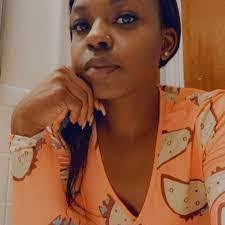 Kizzy Hunt's Instagram, Twitter & Facebook