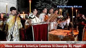 Gheorghe a devenit mai mult un muzeu decat un edificiu de cult, pana in 1989 cand a. Sfanta Lumina A Invierii La Catedrala Sf Gheorghe Din Pitesti 16 04 2017 Youtube