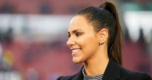 Die ard steht unter der allgemeinen kontrolle des südwestrundfunks und wurde vom obwohl ard tv ein nachrichtensender ist, behauptet es mit seinen umfragen seinen platz auf der weltagenda. Ard Sportschau Sky Moderatorin Sedlaczek Lost Opdenhovel Ab