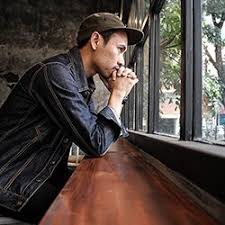 Bird script is a font filled up with the energic gestures of what it's called gestural calligraphy, a not very explored field in typography, where hardly ever a letter comes the same way two times: Bird House Script 43202 Script Font Bundles