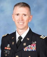 Lt. Col. Michael Sapp receives his masters from U.S. Army War College