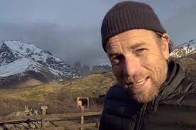 Ewan mcgregor on gaining weight for fargo after getting fit for trainspotting 2i made sure that i had carbs with everything and french fries with. Bingeworthy Ewan Mcgregor And Charley Boorman On Electric Harleys Taking The Long Way Up Movie Nation