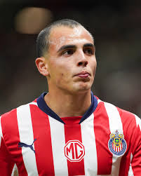 Desde que llegué a Chivas siempre soñé con hacer mi primer gol como jugador  profesional. Lástima como terminó el partido, seguiremos y seguiré  trabajando para darle al club lo que se merece.