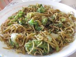 Wok Nouilles Chinoises Et Brocolis Nouilles Chinoises Recette Asiatique Recettes Nouilles Chinoises