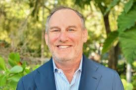 Amanda Estrella's Instagram, Twitter & Facebook