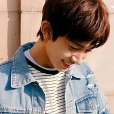 Orang ganteng dan cantik susah punya hubungan cinta yang awet. í™© ì¼ ë¯¸ Hkyunmi00 Profil Pinterest