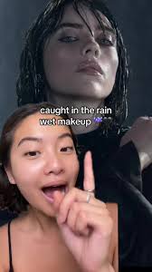 Wet Makeup Look for a Stunning Wet Skin Effect