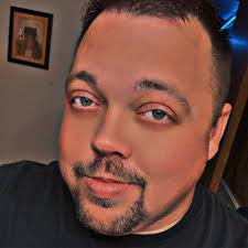 Mikie Lavender (@mikie.lavender)