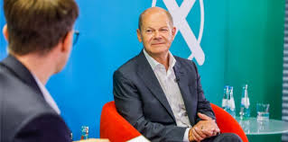 $884bn) funding package put together by the federal government to help german businesses and workers survive the pandemic. Re Live Spd Kanzlerkandidat Olaf Scholz Beantwortet Die Fragen Unserer Leser
