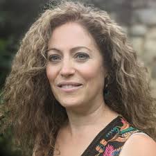 Stephanie Bankhead's Instagram, Twitter & Facebook