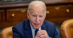 Techmeme: Joe Biden issues a cybersecurity EO to improve the way the  government monitors its networks, buys software, uses AI, and punishes  foreign hackers (Eric GellerWired)