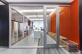 Huntsman Architectural Group Downsizes Mckesson For Maximum Efficiency Corporate Office Design New Interior Design Interior Design Magazine