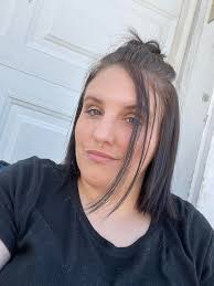 Hello I am hoping someone can point in me in the right direction. I'm  looking for a hair color specialist for reference I am a mom of 8 and can't  afford a