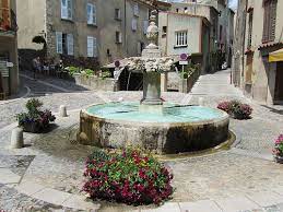 fontaine bien propre de valensole valensole alpes de haute provence amenagement jardin olivier valensole haute provence