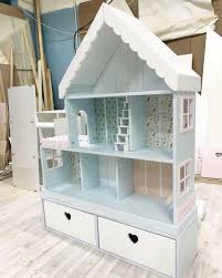 как сделать домик из подушек и одеял и стульев Kukolnyj Domik Stellazh Na 6 Komnat S Komodom 140h110h32 Sm Domiki Kukolnye Doma Sovremennyj Kukolnyj Domik