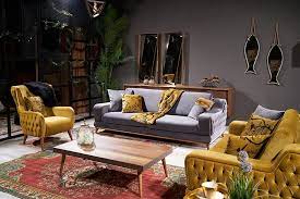 Hardal sarısı tonunda tekli koltuk ve el yazılı küçük kırlentleri ile sıcacık bir ortam. Luxe Life Mobilya Diva Koltuk Takimi Mobilya Modelleri Fiyatlari Ve Ev Dekorasyon Urunleri Mobilya Fikirleri Oturma Odasi Takimlari Koltuklar